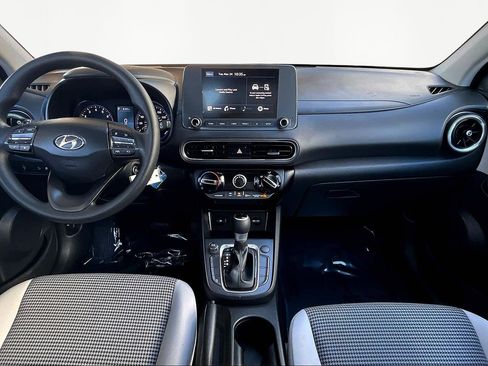 Used 2023 Hyundai Kona SE image 8