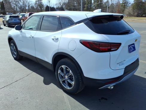 Used 2023 Chevrolet Blazer LT image 3