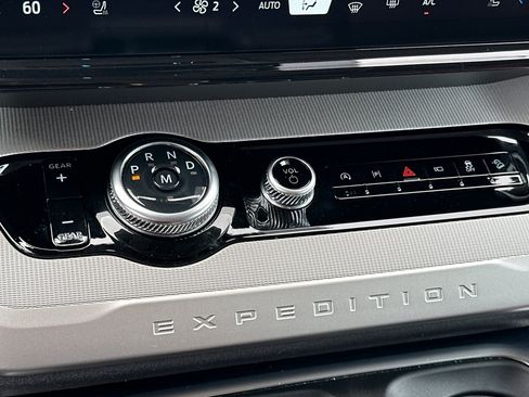 Used 2025 Ford Expedition Active AWD/4WD image 20