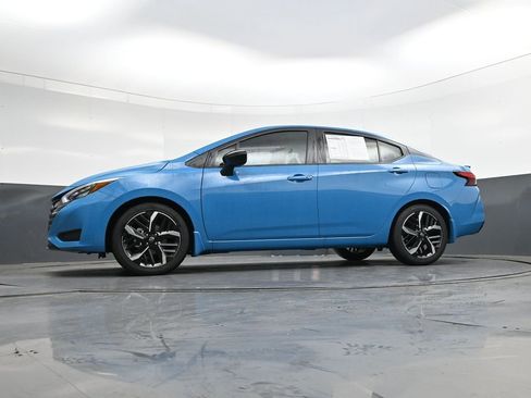 Certified 2025 Nissan Versa SR w/ Electronics Package image 43