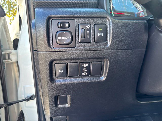 Used 2017 Toyota 4Runner Limited AWD/4WD image 18