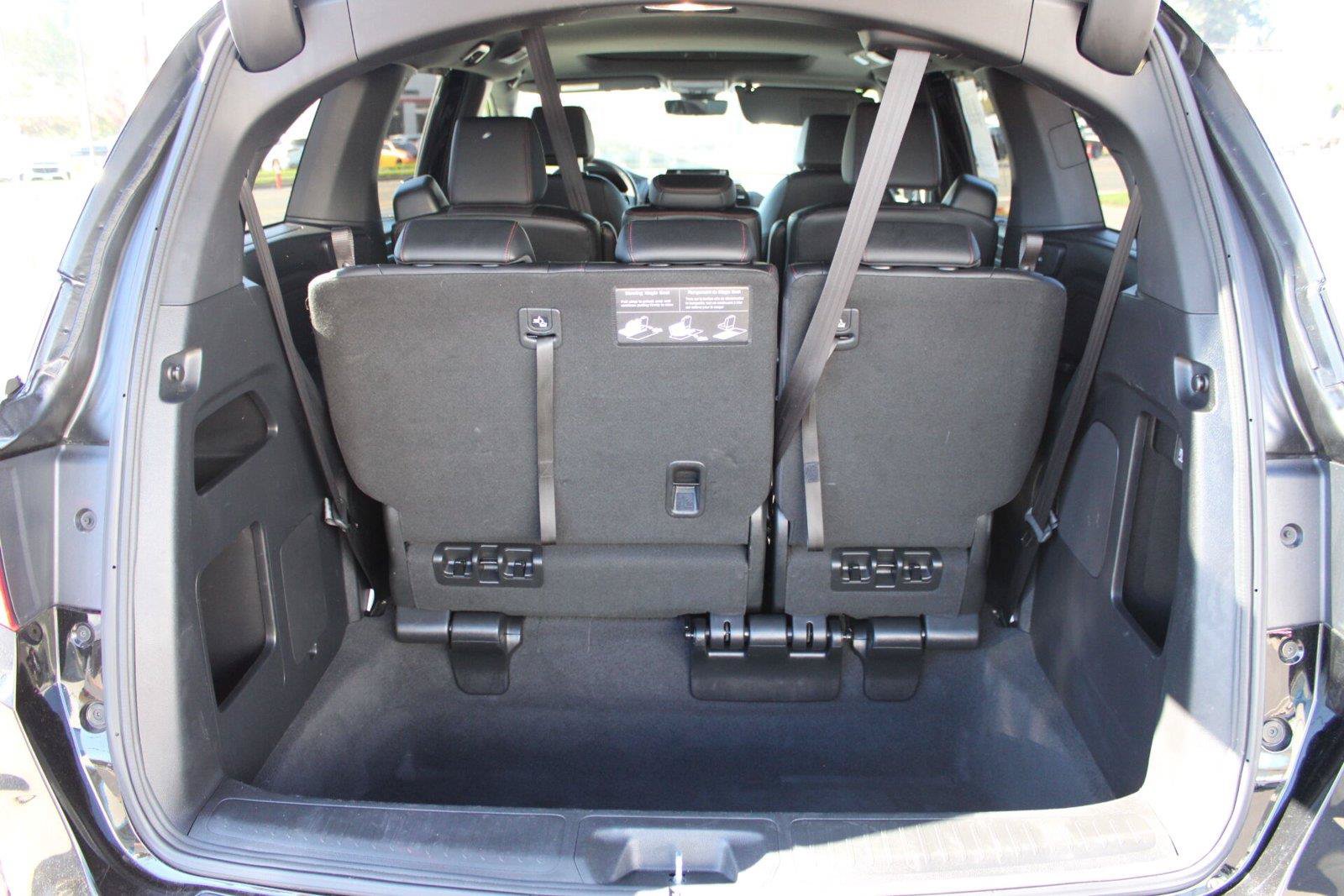 Used 2025 Honda Odyssey Sport-L image 17