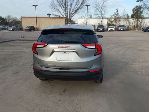 Used 2024 GMC Terrain SLE image 7