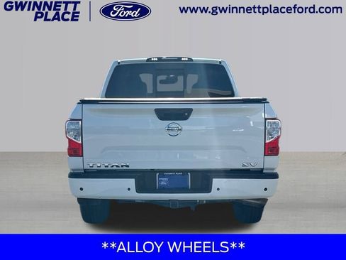 Used 2021 Nissan Titan SV w/ SV Convenience Package image 6