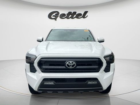 Used 2024 Toyota Tacoma SR5 AWD/4WD image 2
