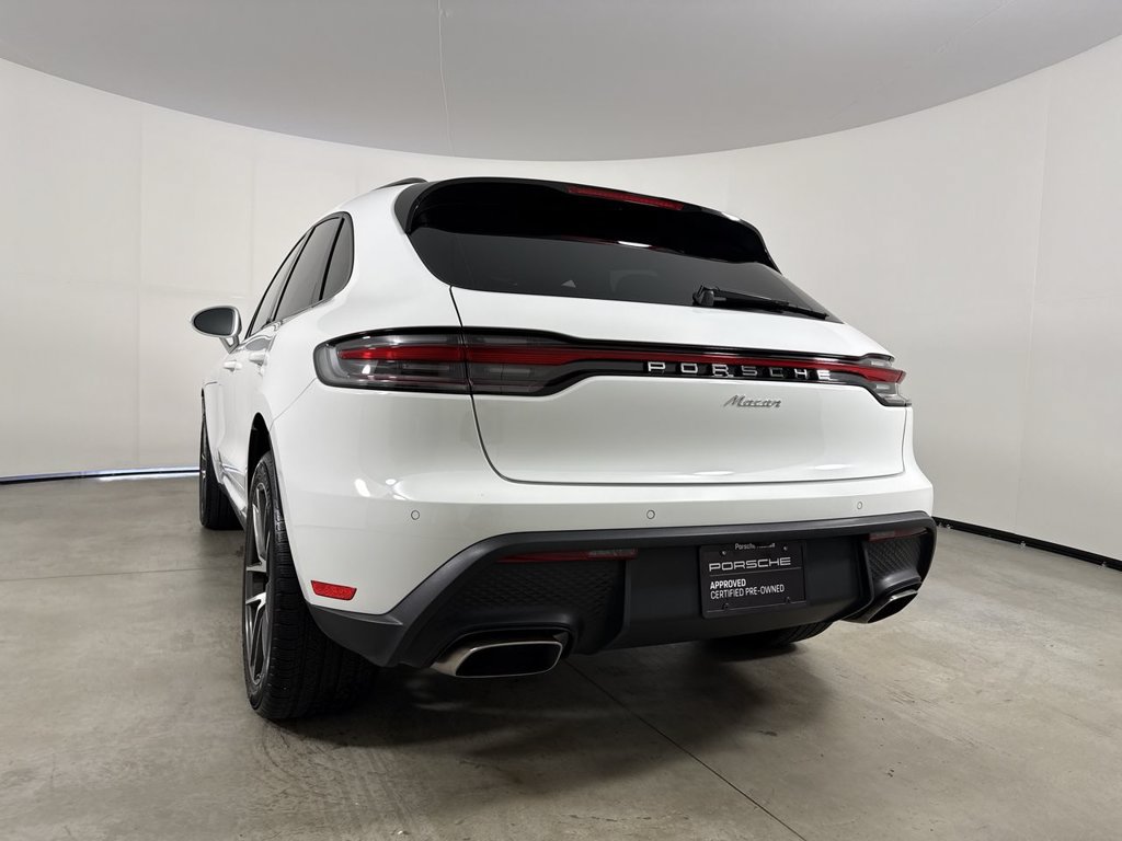 Certified 2025 Porsche Macan AWD/4WD image 20