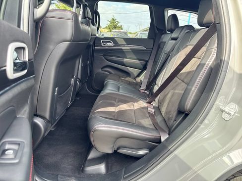 Used 2020 Jeep Grand Cherokee Trailhawk w/ Interior Metal Package AWD/4WD image 31