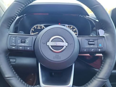 Used 2025 Nissan Pathfinder SL w/ SL Premium Package AWD/4WD image 17
