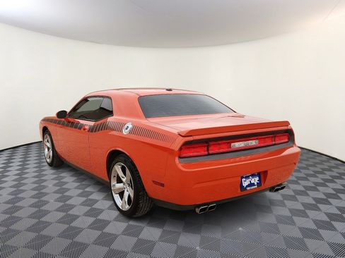 Used 2010 Dodge Challenger R/T RWD image 3