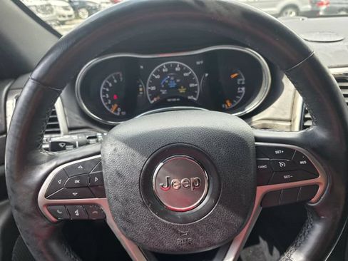Used 2018 Jeep Grand Cherokee Altitude AWD/4WD image 15