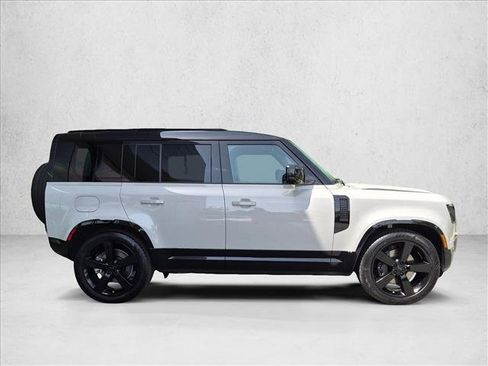 Certified 2026 Land Rover Defender 110 X-Dynamic SE AWD/4WD image 4