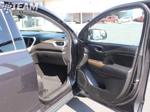 Used 2019 GMC Acadia SLE image 27