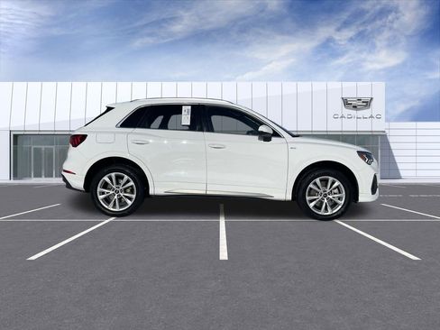 Used 2025 Audi Q3 2.0T Premium image 9