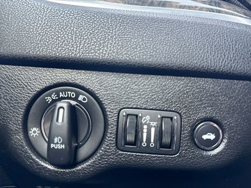 Used 2023 Chrysler 300 Touring L w/ Popular Equipment Group image 15