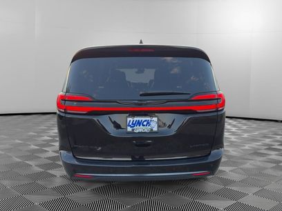 Used 2025 Chrysler Pacifica Limited