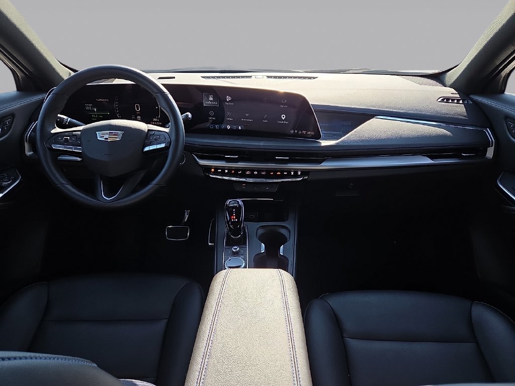 Used 2025 Cadillac XT4 Sport w/ LPO, Floor Liner Package FWD image 12