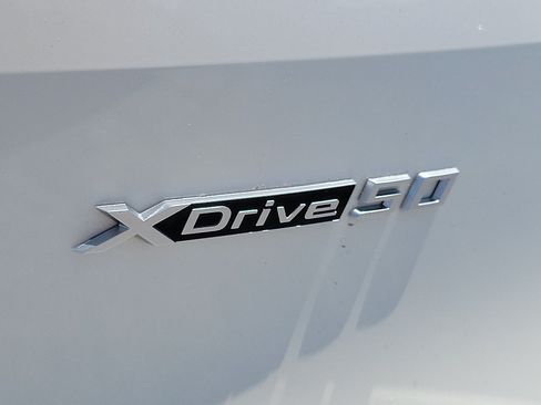 Used 2024 BMW iX xDrive50 w/ Sport Package AWD/4WD image 8