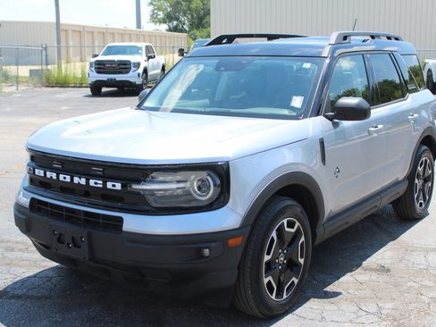Used 2022 Ford Bronco Sport Outer Banks w/ Tech Package AWD/4WD image 2
