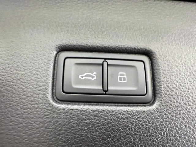 Certified 2023 Audi Q5 2.0T Premium w/ Convenience Package AWD/4WD image 11