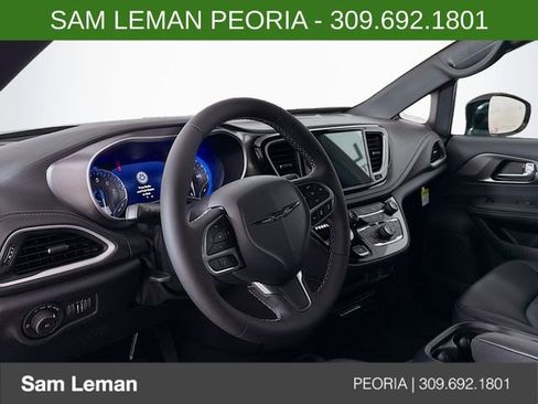 New 2026 Chrysler Pacifica Select FWD image 9