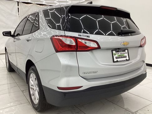 Used 2019 Chevrolet Equinox LS image 9