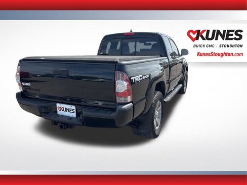 Used 2014 Toyota Tacoma 4x4 Access Cab V6 w/ TRD Sport Package image 11
