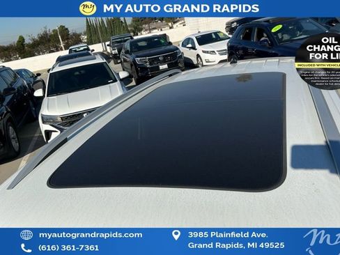 Used 2021 Volkswagen Atlas SEL Premium image 11