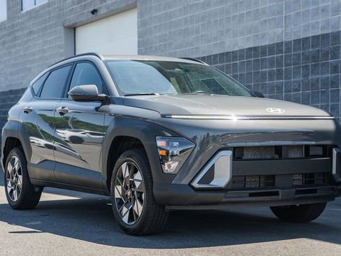 Used 2025 Hyundai Kona SEL AWD/4WD image 2