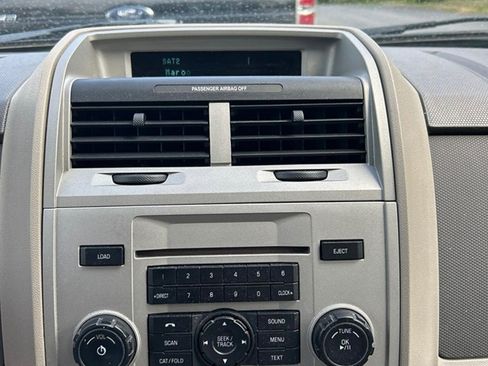 Used 2011 Ford Escape XLT w/ 201A Rapid Spec Order Code FWD image 26