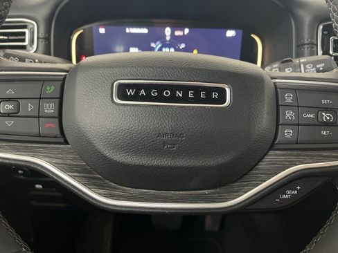 Used 2024 Jeep Wagoneer L Series II w/ Flexible Seating Group AWD/4WD image 68