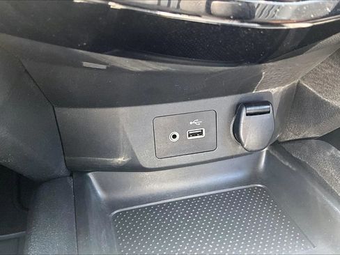 Used 2020 Nissan Rogue Sport SV FWD image 25