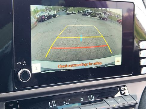 Used 2025 Toyota Camry SE w/ Convenience Package FWD image 16