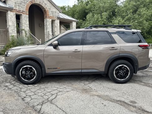 Used 2024 Nissan Pathfinder Rock Creek AWD/4WD image 6