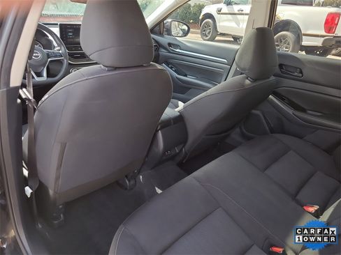 Used 2023 Nissan Altima 2.5 SV w/ SV Premium Package image 9