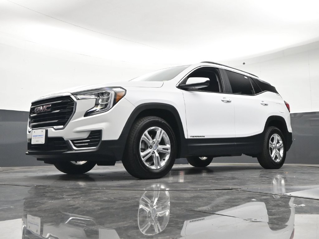 Certified 2022 GMC Terrain SLE w/ Driver Convenience Package AWD/4WD image 24
