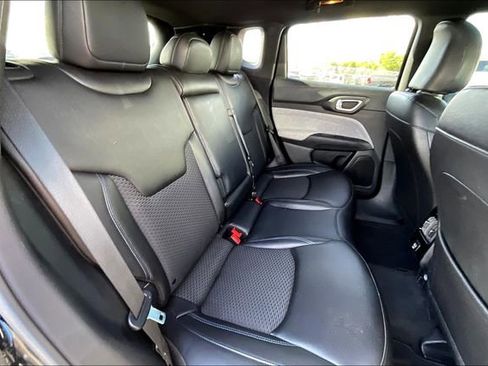 Used 2025 Jeep Compass Latitude image 29