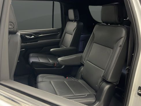 Used 2024 GMC Yukon XL Denali AWD/4WD image 22