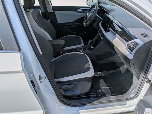 New 2026 Volkswagen Taos SE image 31