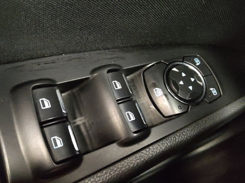 Used 2017 Ford Fusion SE image 27