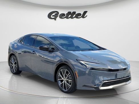 Used 2026 Toyota Prius XLE FWD image 2