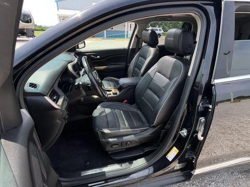 Used 2019 GMC Acadia Denali w/ LPO, Floor Liner Package AWD/4WD image 9