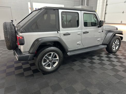 Used 2018 Jeep Wrangler Unlimited Sahara image 11