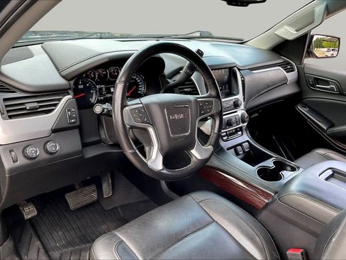 Used 2020 GMC Yukon SLT w/ Open Road Package AWD/4WD image 16