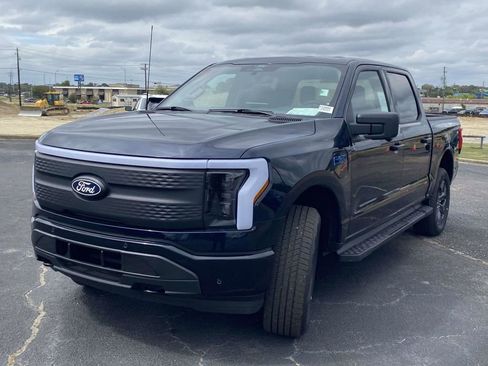 New 2025 Ford F150 Lightning Flash AWD/4WD image 7