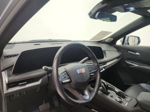 Used 2024 Cadillac XT4 Luxury w/ Cold Weather Package image 20