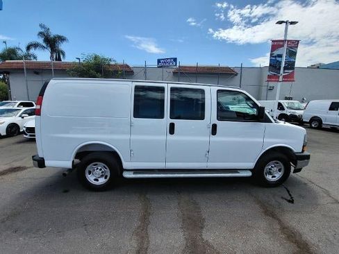 Used 2025 Chevrolet Express 2500 w/ Driver Convenience Package RWD image 9