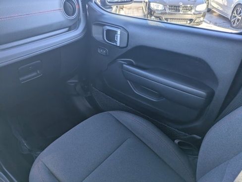 Used 2024 Jeep Wrangler Unlimited Rubicon image 15