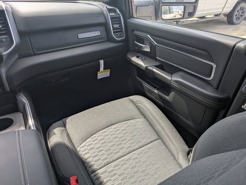 New 2025 RAM 3500 Big Horn AWD/4WD image 17