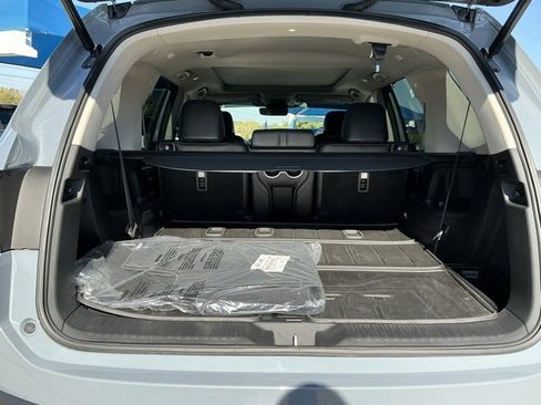 Used 2023 Honda Pilot Elite image 6