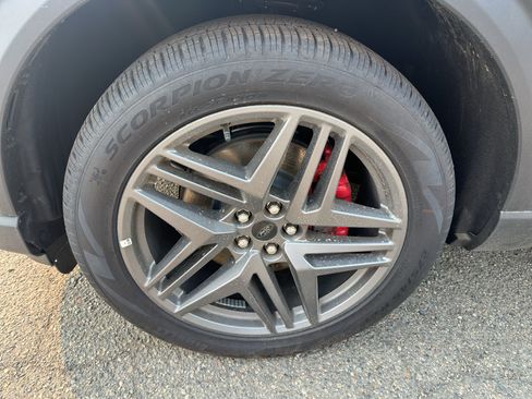New 2026 Ford Explorer ST-Line w/ ST-Line Street Pack AWD/4WD image 8